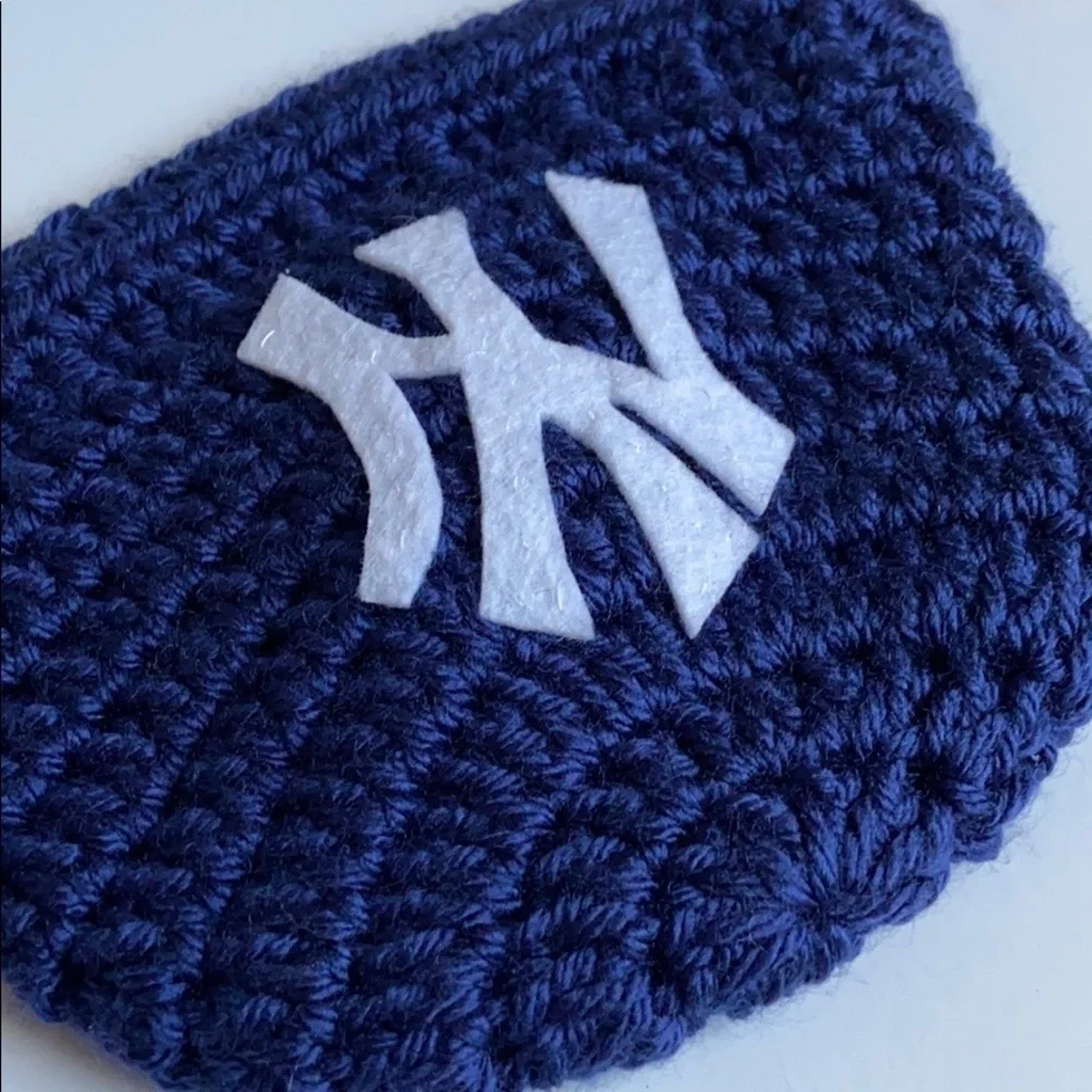 Hand-Knit Newborn New York Yankees Appliqué Bating Helmet Beanie